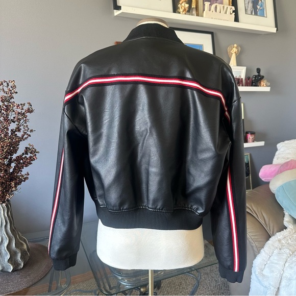 Leather jacket in good condition. - Picture 3 of 3